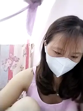 Webcam Model (-Minii-)  is live.Free join now!