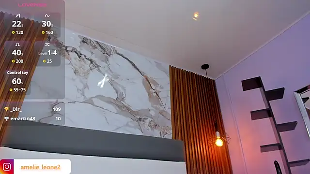 AMELIELEONE webcam