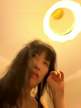 美女yourkeer在线直播