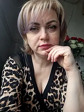 SylvieGold453 webcam