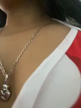 Webcam Model (Rosa_25x)  is live.Free join now!