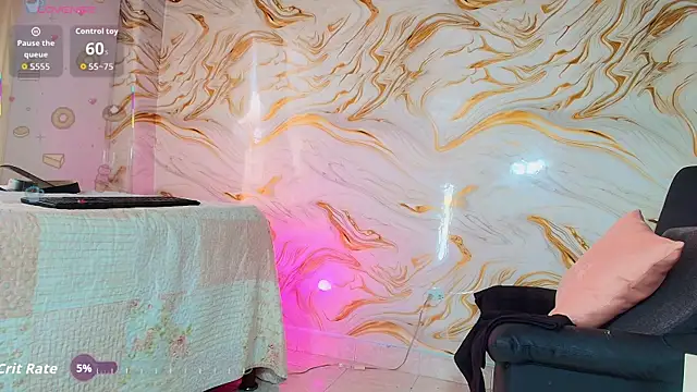 EbonyHansNight webcam