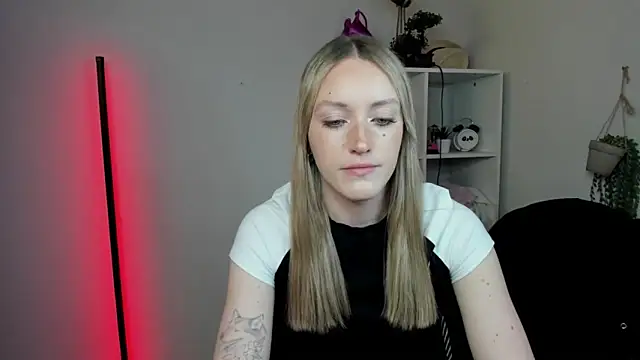 evelynblond (F young) - for flowers