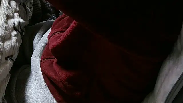 cinnabar_red (Ask my age) - ズボンを脱ぐ