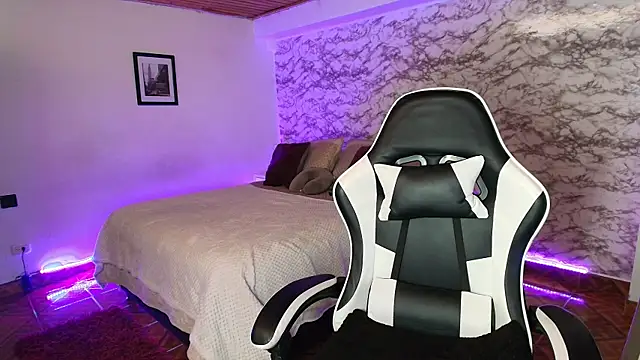 camila_iroose - Camila_IRoose's free webcam - UK Sex Cams