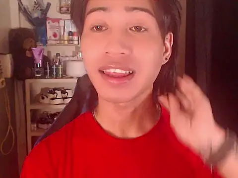 erin_23 (Ask my age) - shower me with your love <3