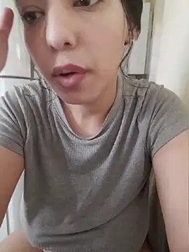 dianiqueenn (F young) - Open ass