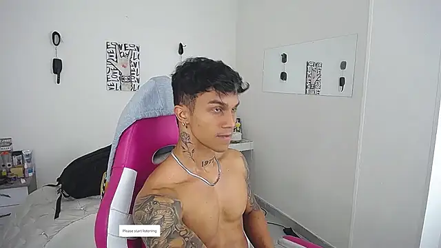 Leonard_Price webcam