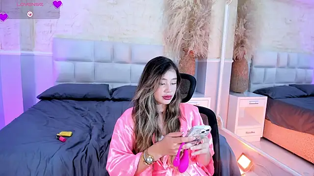 EmilyJohnsoon webcam