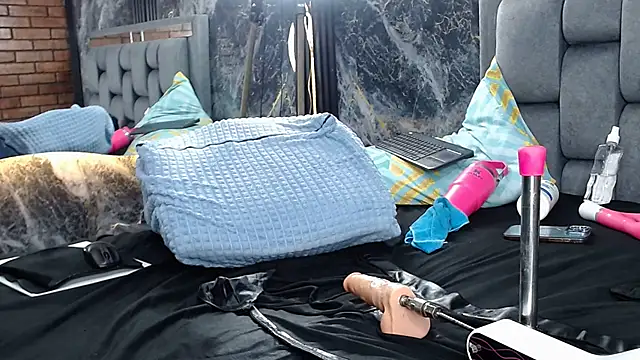 Couple_Gold69 webcam