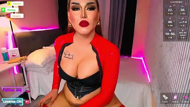 sassyselfsuckerTS live sex cam