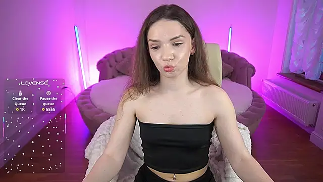 MirielleNymph webcam