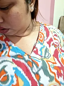 ravina_patil1 (F milf) - Kissing your lips