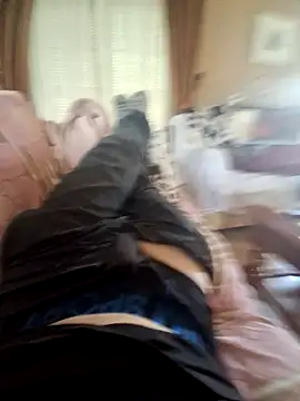 polo48725 (G milf) - je me caresse la bite