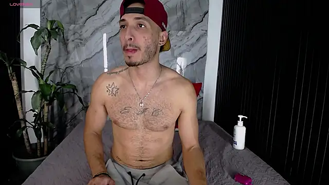 Live webcam thumbnail of Grant_Irons from . Watch my show!