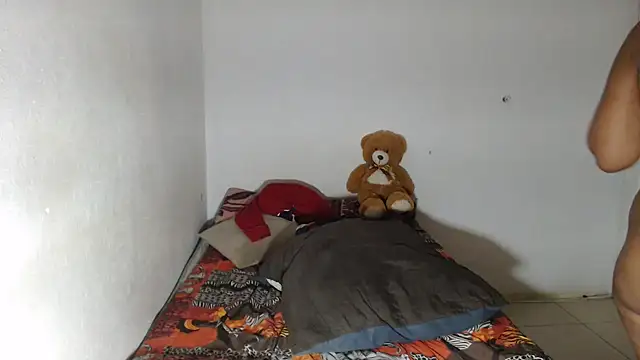 EssenceLovers webcam