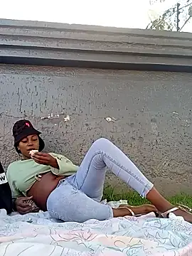 CocoButterxox webcam