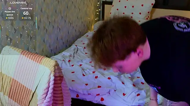 two_gerls_here webcam