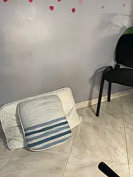 sophiew1 - SophieW1's free webcam - UK Sex Cams