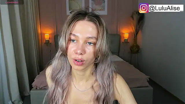 LuluAlis webcam
