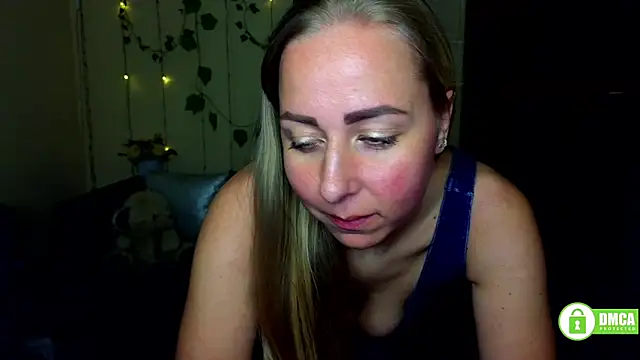 Alicewonderrmiss webcam