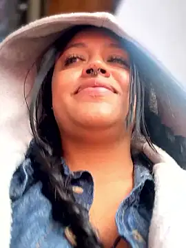 _Mia-Safety_Inspector webcam