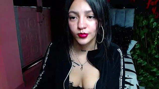 Violettasquirt webcam