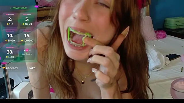 kittenkisses3 webcam