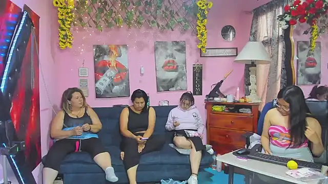 lesbiancuple (G young) - The tips make us horny @goal Cum any gir