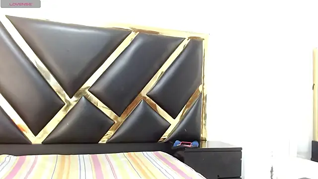 AprilyCrystal2 webcam