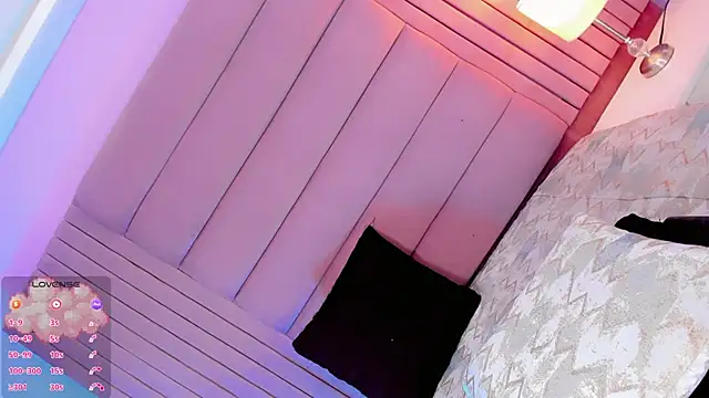 Camille_deluxe webcam