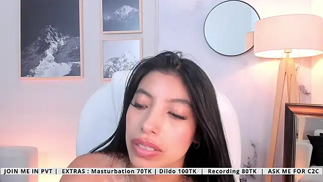 Tiffany_Low webcam