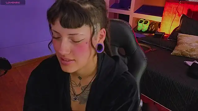 _sharlotte777 webcam