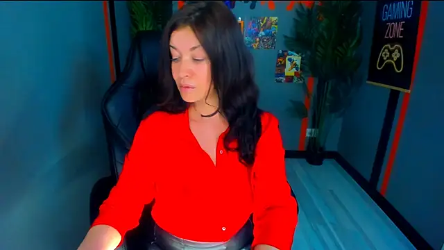 anamills (F milf) - apply red lipstick