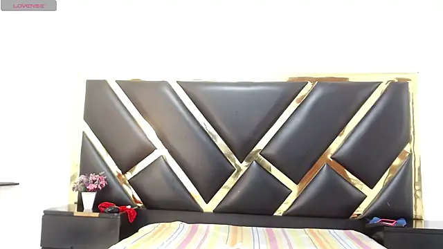 AprilyCrystal2 webcam