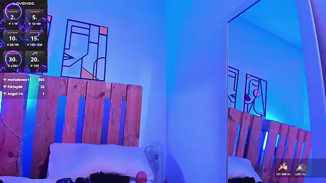 coral_jonesss webcam