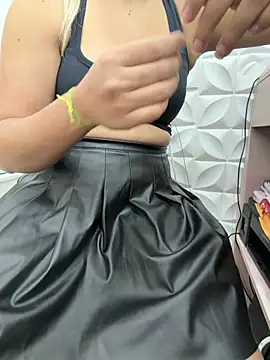 jullyc (F young) - Vibra no clítoris 2m