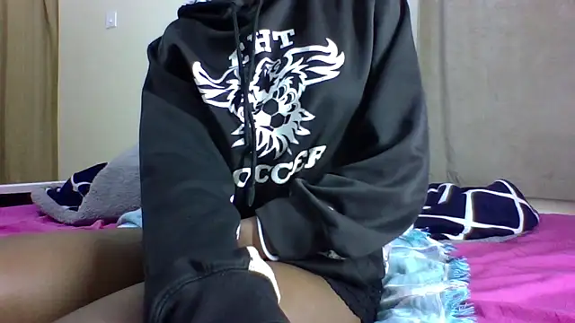 sweet_luella (F teen) - ride a dildo