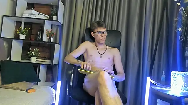 shadow_blink (M young) - flash cock closer