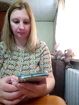 bustyblond (F milf) - Help buy Lovens