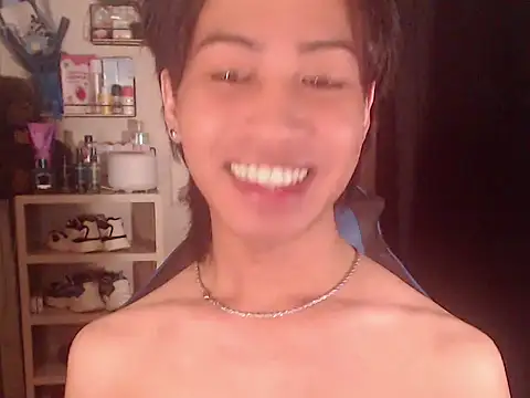 erin_23 (Ask my age) - shower me with your love <3