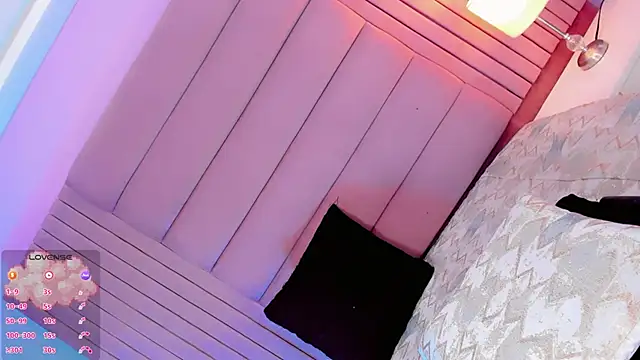 Camille_deluxe webcam