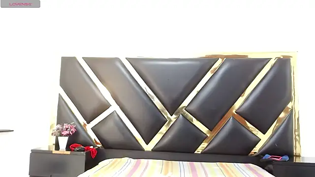 AprilyCrystal2 webcam