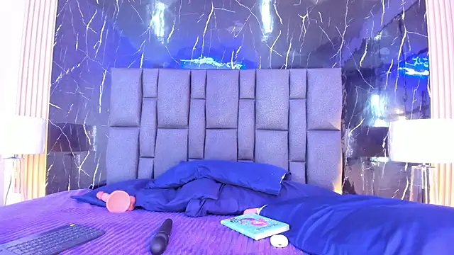 bustyglow - BustyGlow's free webcam - UK Sex Cams