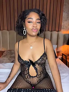 CharlothMavis webcam