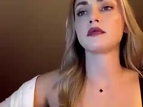 ScarlettSensitive webcam