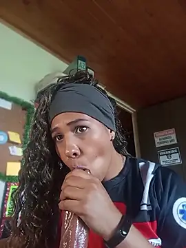 IVONNE_COLLINS33 webcam