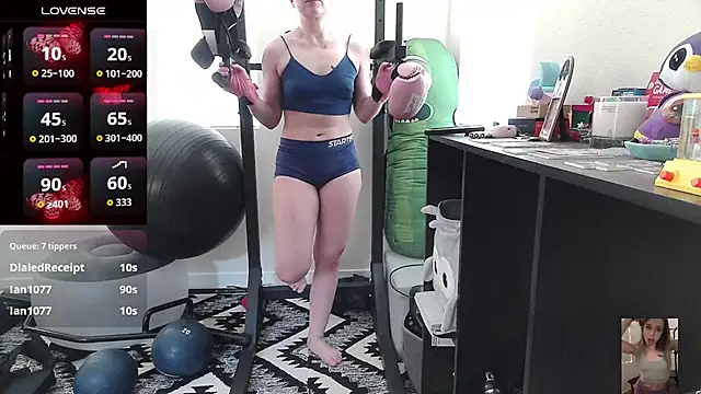 Blondiewithanass webcam