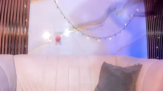 Kiaraa_Queen live sex cam