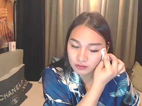 YourHotBambie webcam